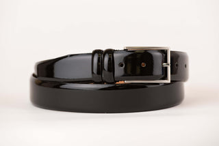 Melna lakādas josta