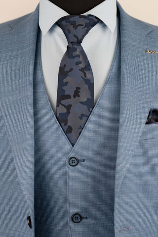 Gaiši zils Emilio Massimo slim fit uzvalks ar vesti
