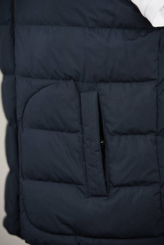 Tumši zila Jakamen silta stepēta veste