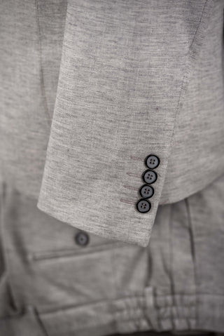 Gaiši pelēks Emilio Massimo slim fit elastīgs uzvalks