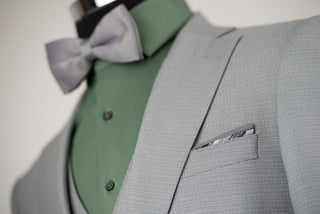 Gaiši pelēks Lucio slim fit uzvalks ar vesti