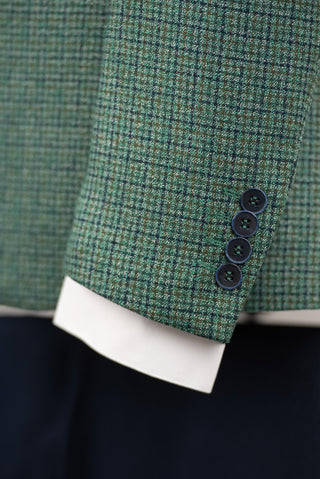 Zaļš Quesste slim fit uzvalks ar rūtainu rakstu, tumši zilu divrindu pogu vesti un biksēm