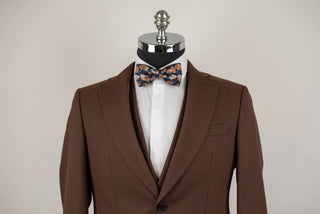 Brūns Quesste slim fit uzvalks ar divrindu pogu vesti