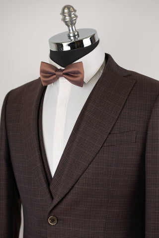 Tumši brūns Quesste slim fit uzvalks ar rūtainu rakstu un divrindu pogu vesti