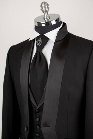 Melns Quesste slim fit smokings ar vesti un satīna detaļām