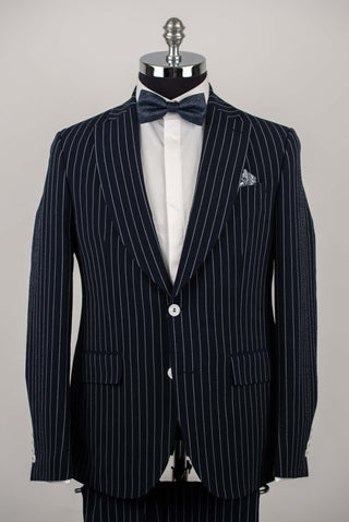 Tumši zils Quesste slim fit uzvalks ar baltām svītrām