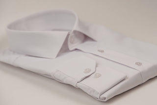 Balts Nino Pacoli viegli gludināms, maz burzīgs regulāra piegriezuma krekls