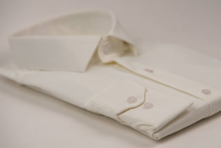 Šampanieša krāsas Nino Pacoli viegli gludināms, maz burzīgs regulāra piegriezuma krekls