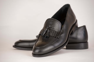 Black Derimo leather tassel loafers
