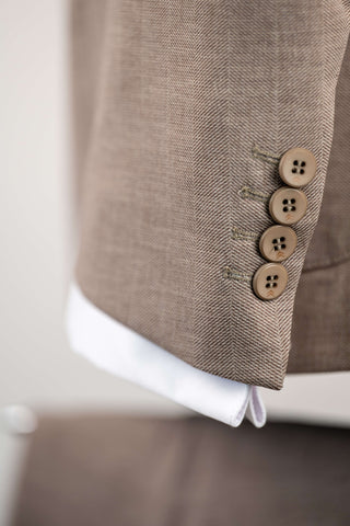 Bēšs Quesste viegls, elpojošs, maz burzīgs slim fit divrindu pogu uzvalks