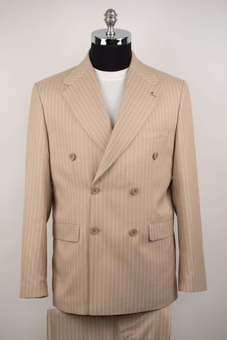 Gaiši bēšs Lucio divrindu pogu oversize uzvalks ar baltām svītrām