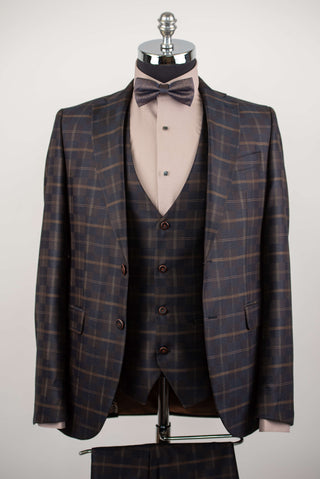 Tumši brūns Quesste pagarinātais uzvalks ar rūtainu rakstu un vesti