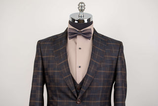 Tumši brūns Quesste pagarinātais uzvalks ar rūtainu rakstu un vesti