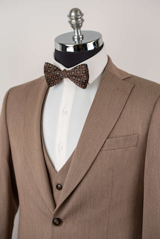 Dark beige Quesste extended suit with a vest