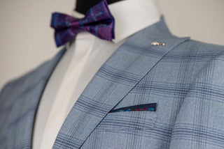Gaiši zils Emilio Massimo slim fit uzvalks ar rūtainu rakstu