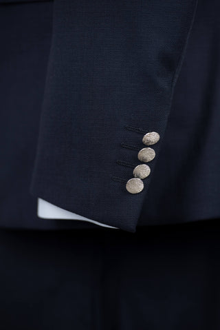 Tumši zils Quesste slim fit uzvalks ar divrindu vesti un sudraba pogām