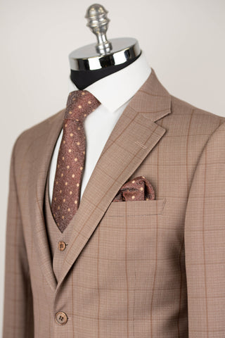 Karameļu bēšs Azzaro slim fit uzvalks ar vesti un rūtainu rakstu