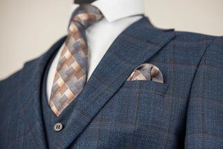 Zils Azzaro slim fit uzvalks ar vesti un rūtainu rakstu