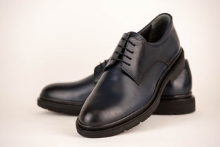 Tumši zilas Jakamen ādas kurpes ar masīvu zoli