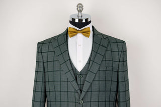 Green Moda Vinci regular fit suit with a vest and a plaid pattern
