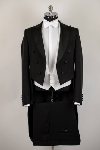 Melna Quesste slim fit fraka ar baltu vesti un satīna atlokiem