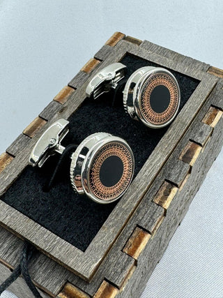 Aproču pogas ar melniem un rozā zelta ornamentiem