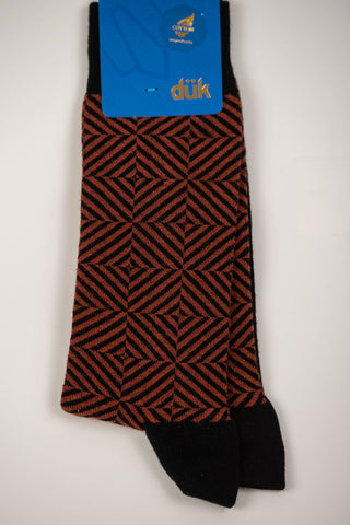 Melnas zeķes ar brūnu rakstu